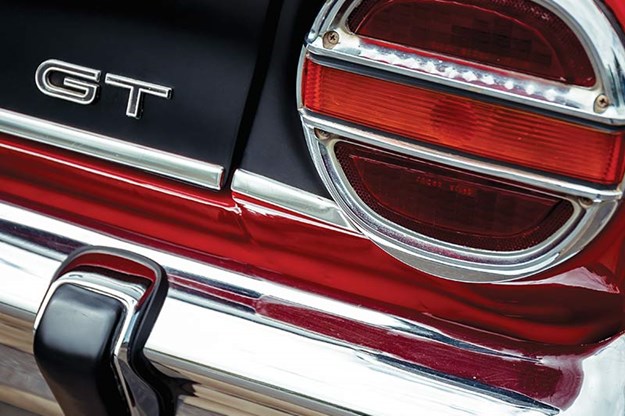 ford-falcon-xt-gt-tail-light.jpg
