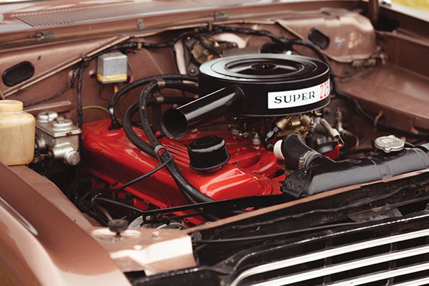 ve-valiant-engine-bay.jpg
