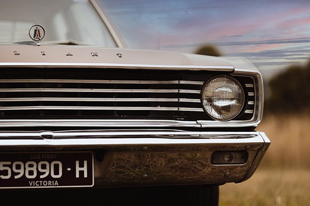 ve-valiant-headlight.jpg