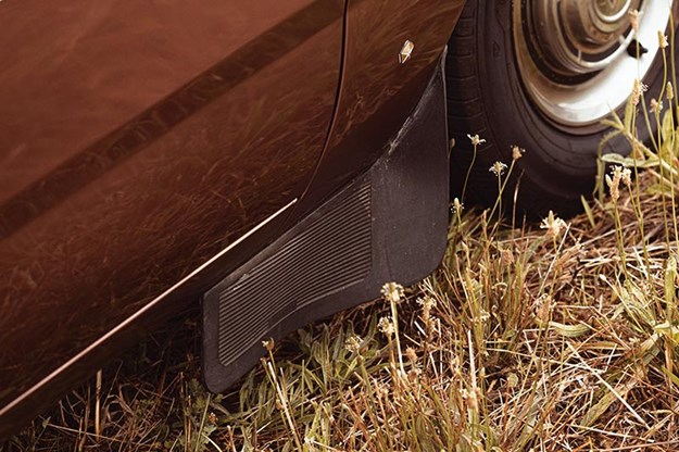 ve-valiant-mudflap.jpg