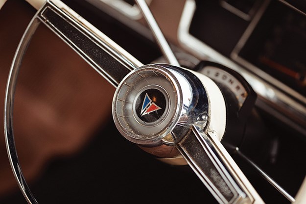 ve-valiant-steering-wheel.jpg