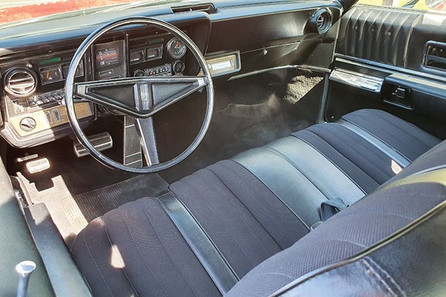 oldsmobile-toronado-interior.jpg