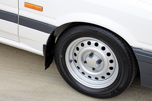 nissan-skyline-resto-wheel.jpg