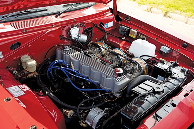 valiant-charger-engine-bay.jpg