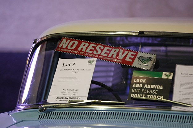 auction-no-reserve-sticker-2.jpg