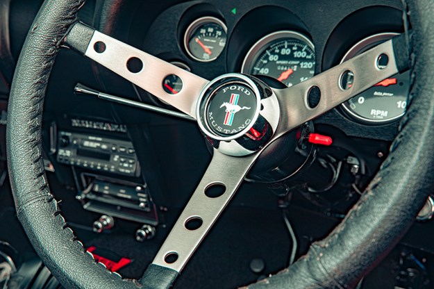 ford-mustang-steering-wheel.jpg