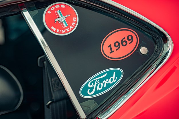 ford-mustang-stickers.jpg