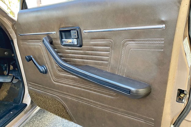 mazda-929-door-trim.jpg