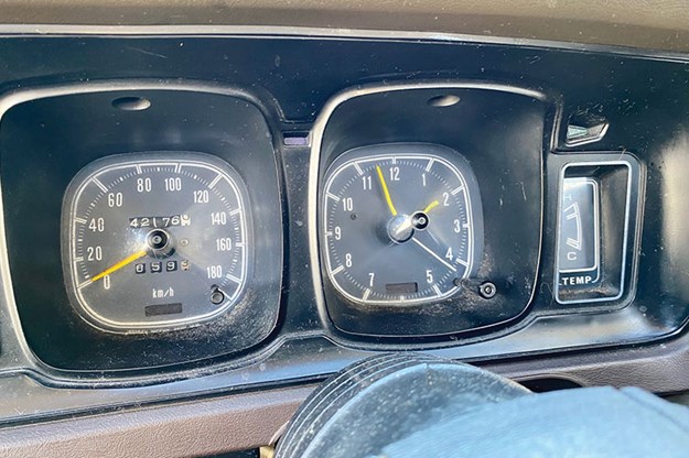 mazda-929-gauges.jpg