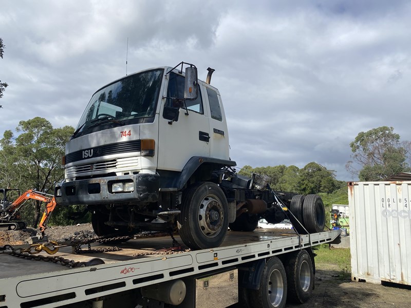 ISUZU FVR900