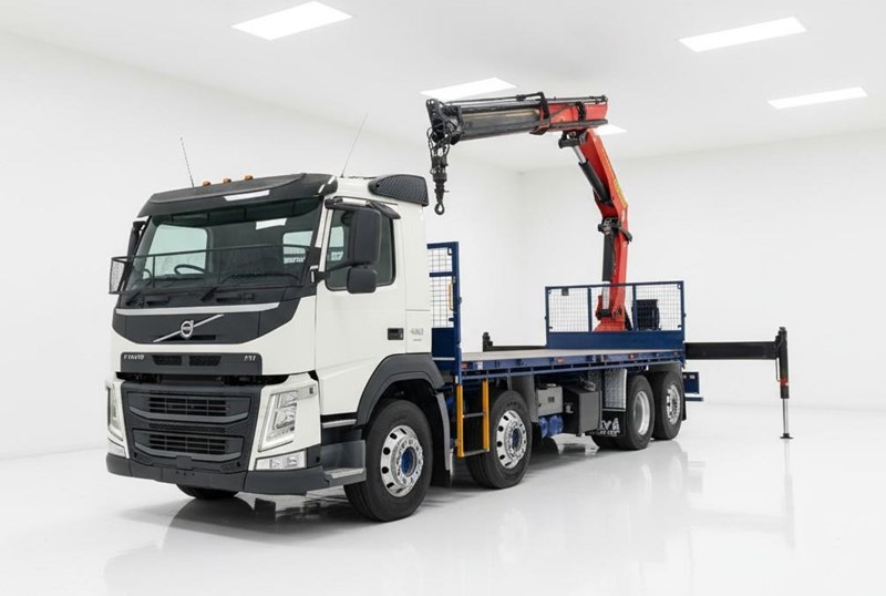 2016 Volvo FM460 8X4 Automatic Rear Mount Crane Tray Truck