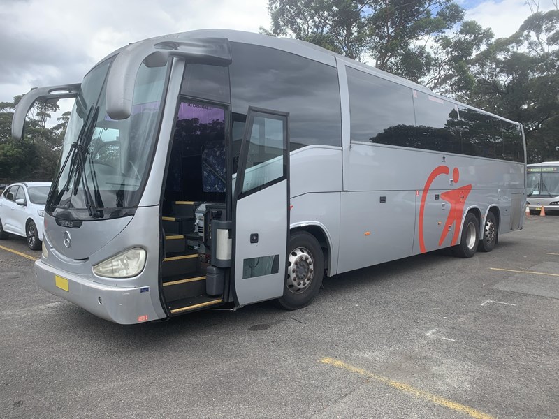2011 Mercedes-benz 0500RF/3 Tag Axle Coach, 2011 Model