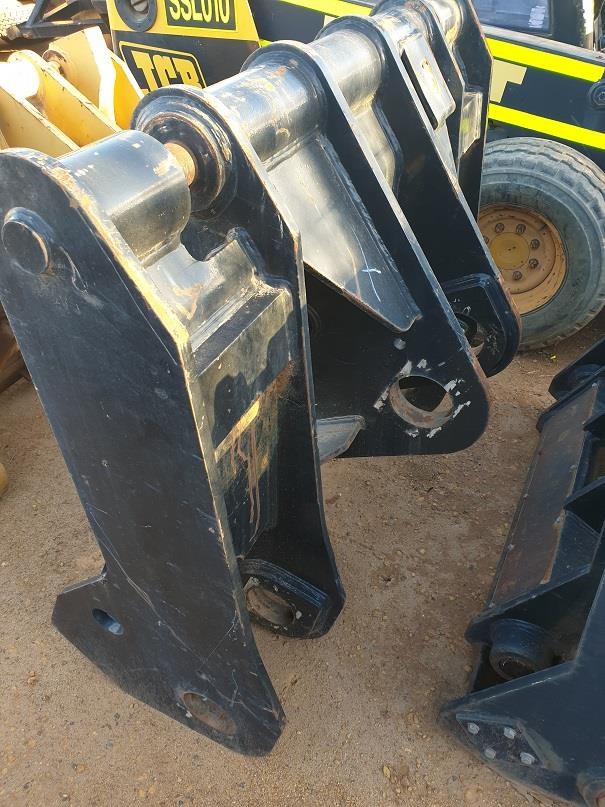 KOMATSU QUICK HITCH SUIT WA600 1 / 2