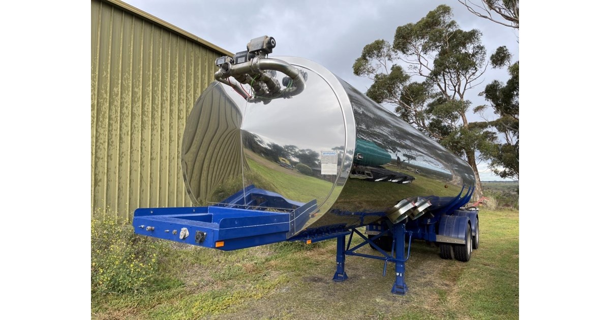 2016 BYFORD BOGIE STAINLESS STEEL MILK TANKER for sale