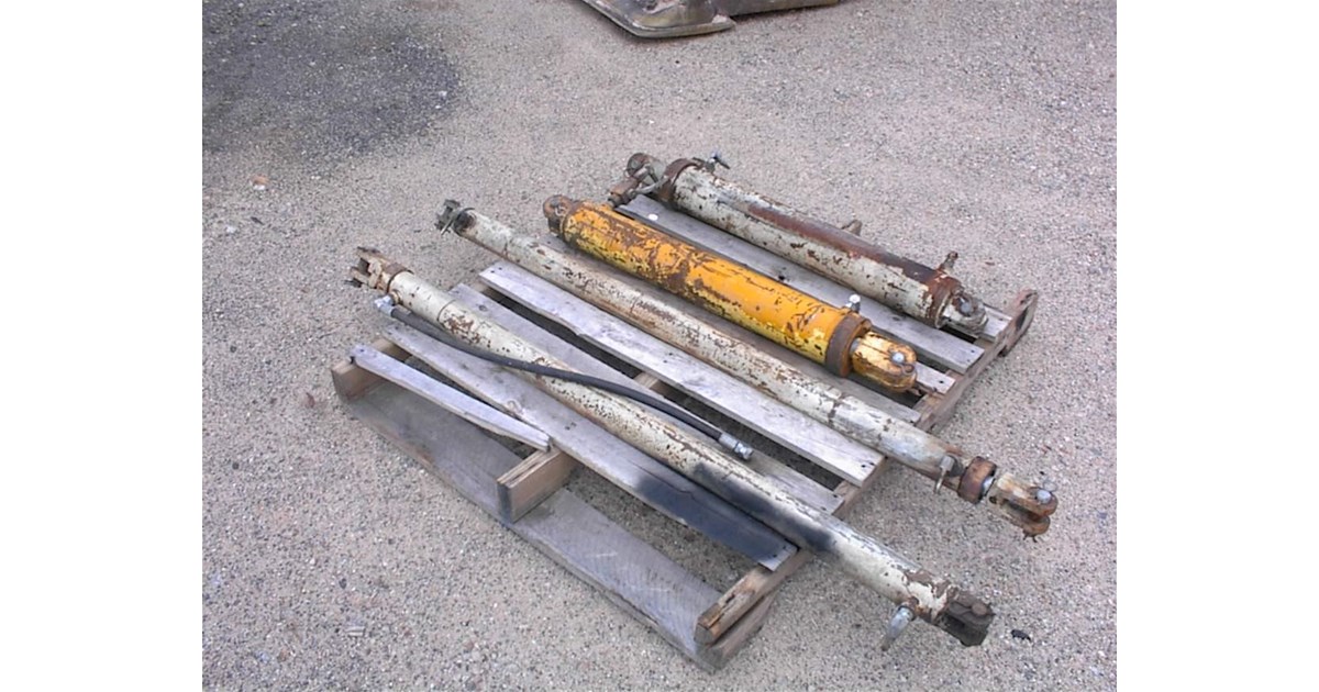 CUSTOM BUILT HYDRAULIC RAMS for sale