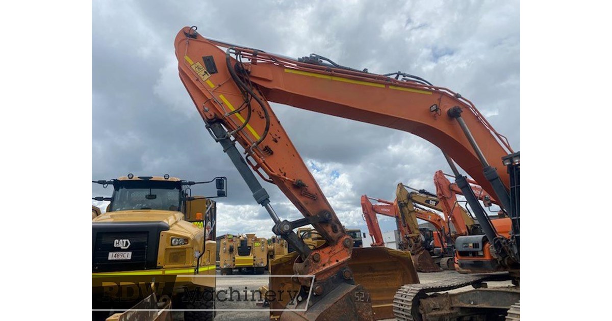 2018 DOOSAN DX300LC for sale