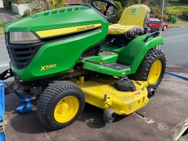 2017 JOHN DEERE X580 John Deere X580 for sale