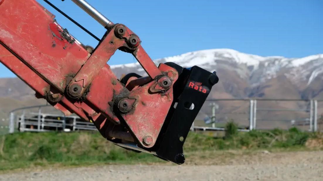 RATA EXCAVATOR HITCH / ADAPTOR TO PICK UP ATTACHMENTS (20 TONNE) for ...