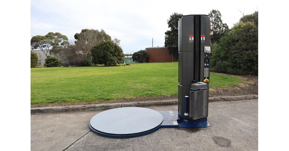 LANTECH Q300 PALLET STRETCH WRAPPER MACHINE for sale