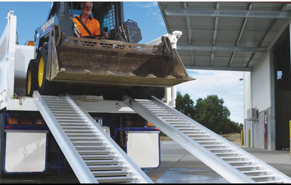 SUREWELD NEW SUREWELD 4.5T LOADING RAMPS 3.6M Rubber Track Series for ...