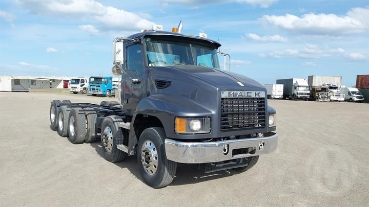 2007 MACK METRO-LINER Twin Steer Drop Axle for sale