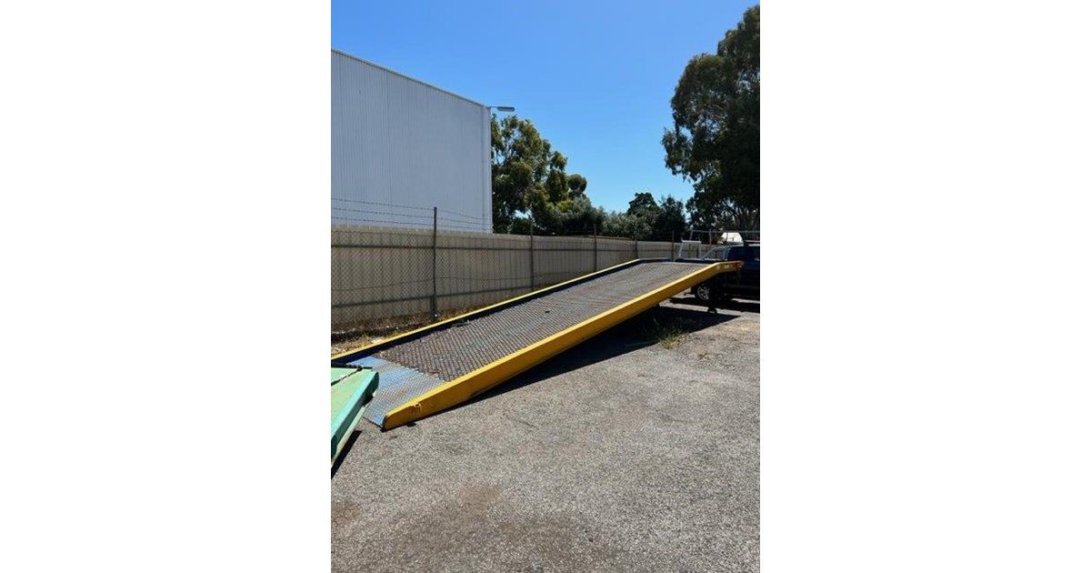 LOADING RAMP LOADING RAMP for sale
