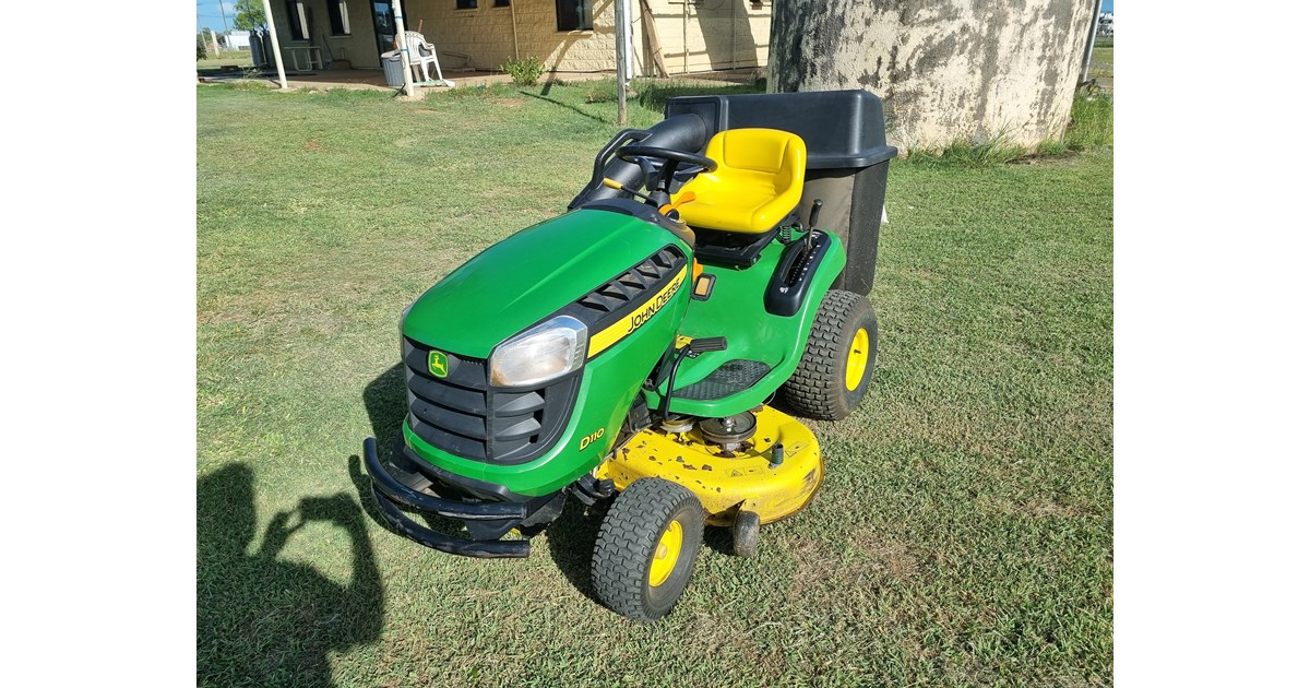 2012 JOHN DEERE D110 for sale