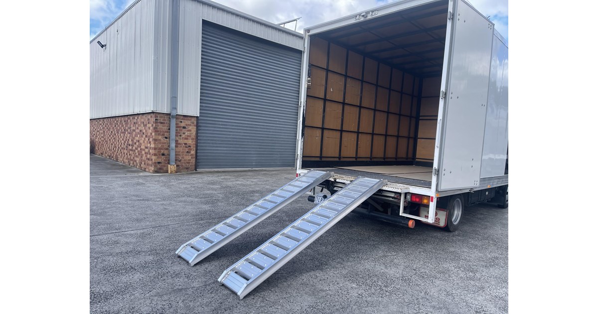 JETLAND 1.8M 1.8TONNE HEAVY DUTY ALUMINIUM LOADING RAMP(HOOK TYPE) for sale (refcode TA1212161)