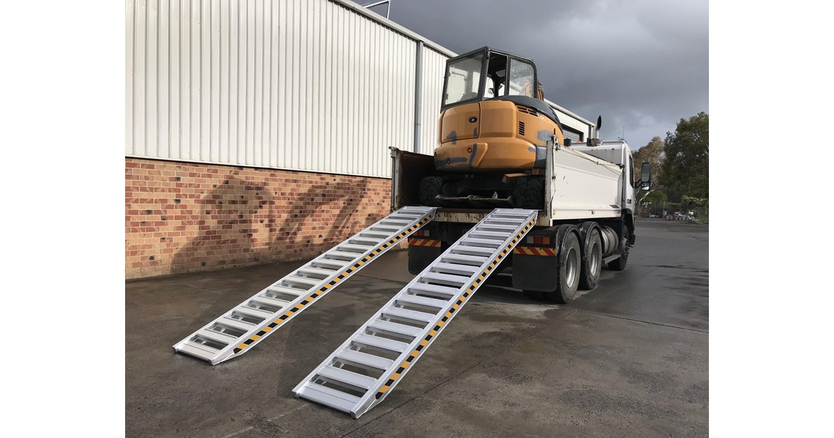 3m Skip Loading Ramp JETLAND 3.3M 6TONNE HEAVY DUTY RUBBER TRACK, RUBBER TYRE MACHINERY ...