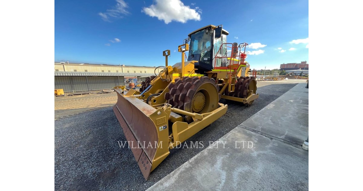 2005 CATERPILLAR 825H for sale (refcode TA1268965)