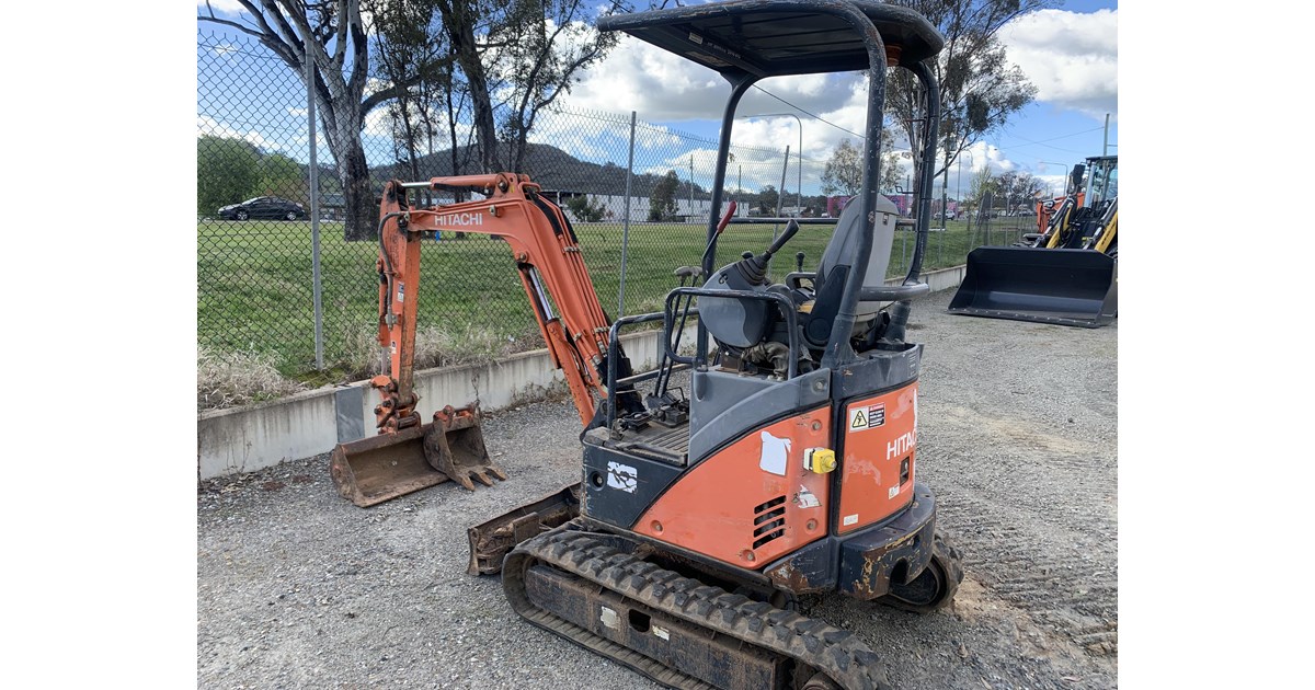 とうます 2点 HITACHI ZX17-2 Dash 2 for sale (refcode TA1289606)