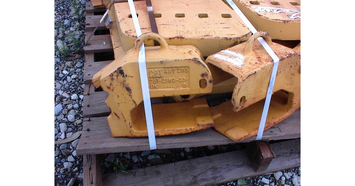 CATERPILLAR ADAPTER AND EDGE PROTECTORS for sale (refcode TA655355)