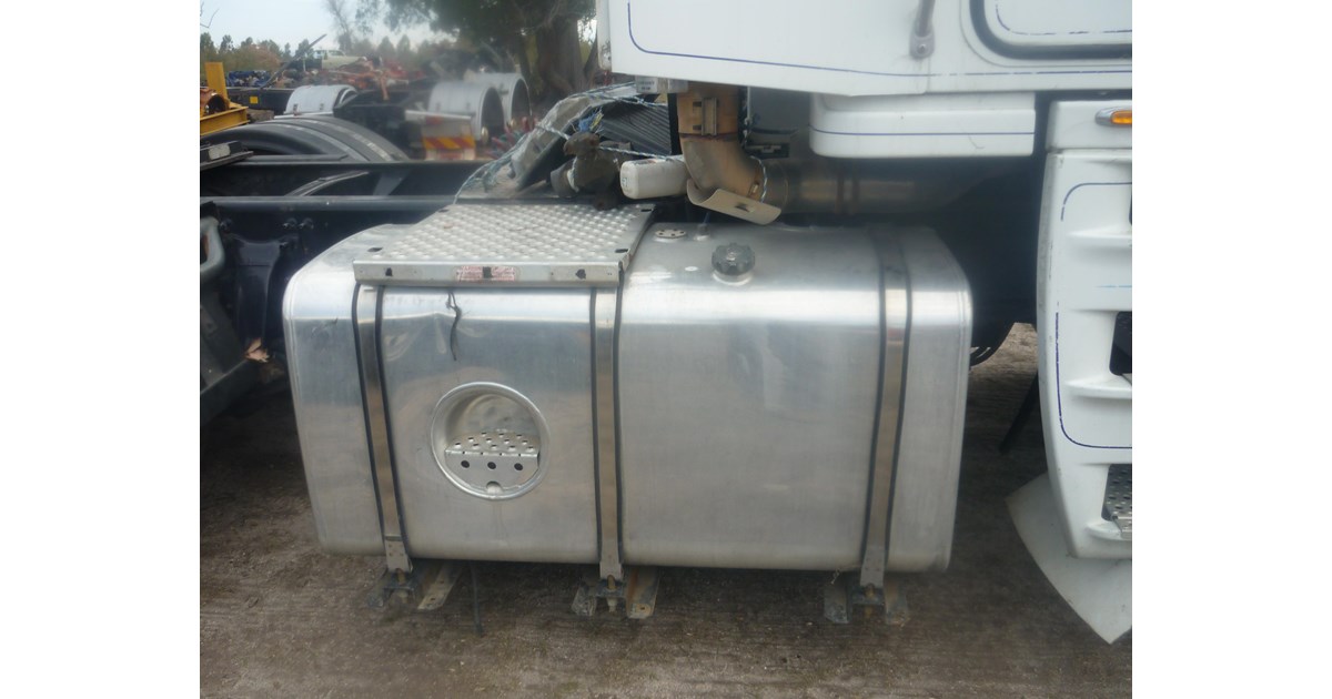 FREIGHTLINER ARGOSY FUEL TANKS SQUARE FUEL TANKS dismantling (refcode