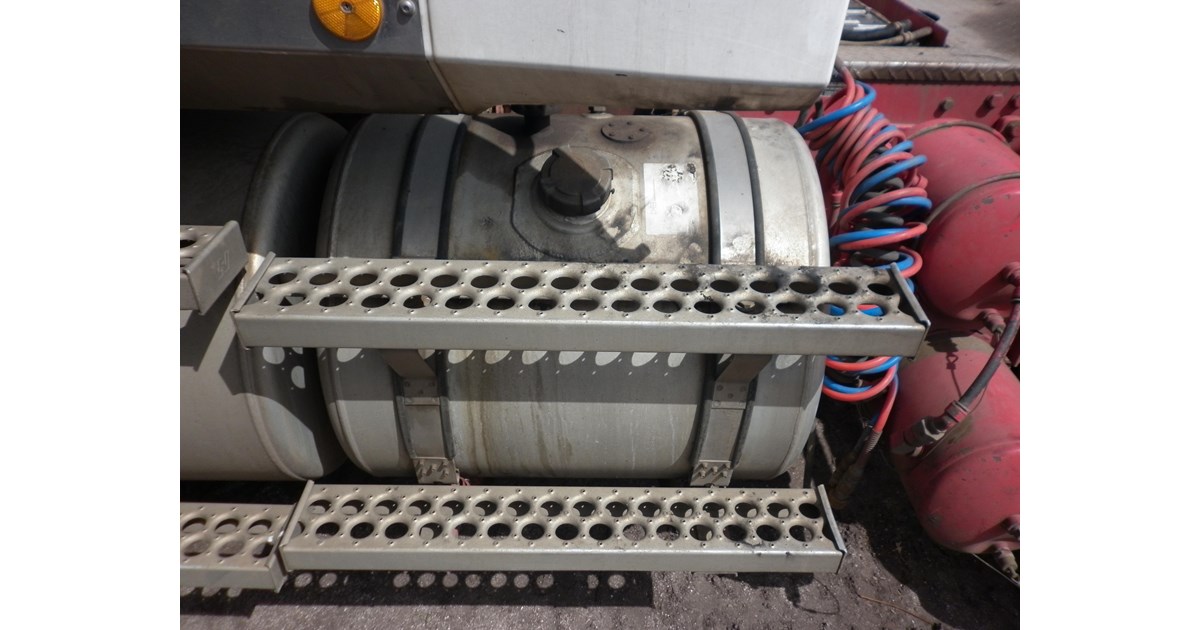 WESTERN STAR FUEL TANKS for sale (refcode TA915090)