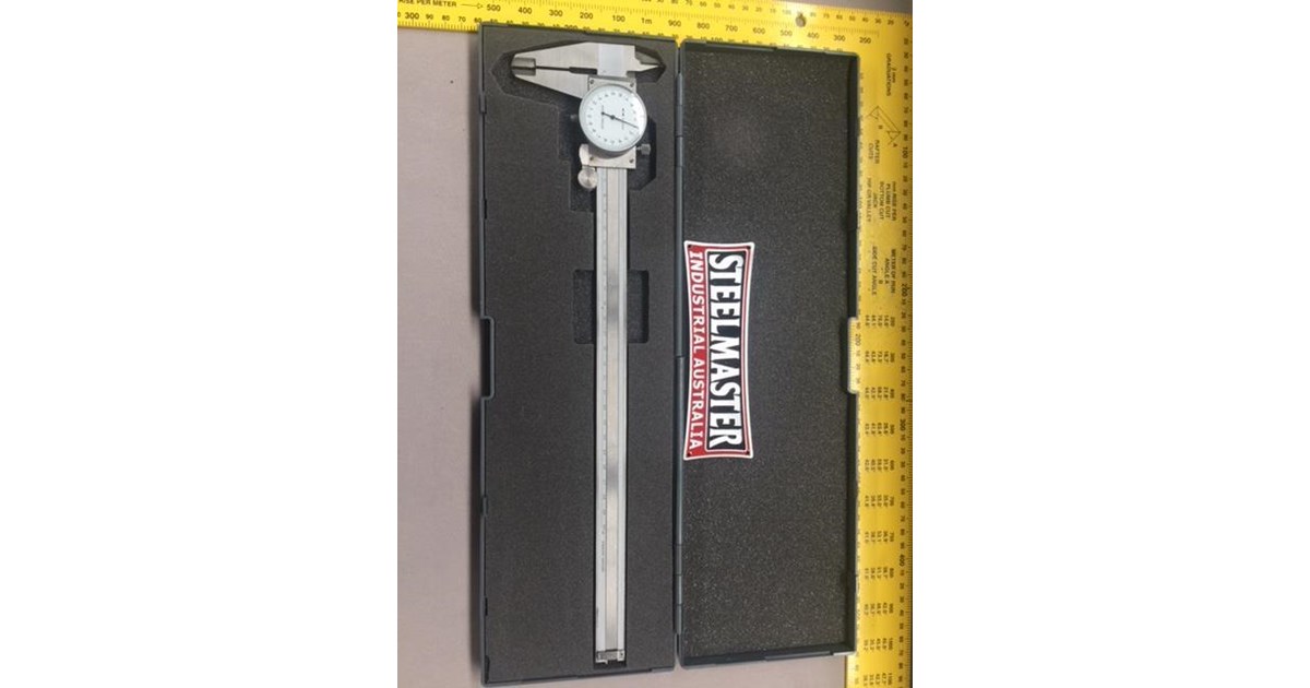 STEELMASTER DIAL VERNIER CALIPER 300MM RANGE. SATIN CHROME. INSIDE