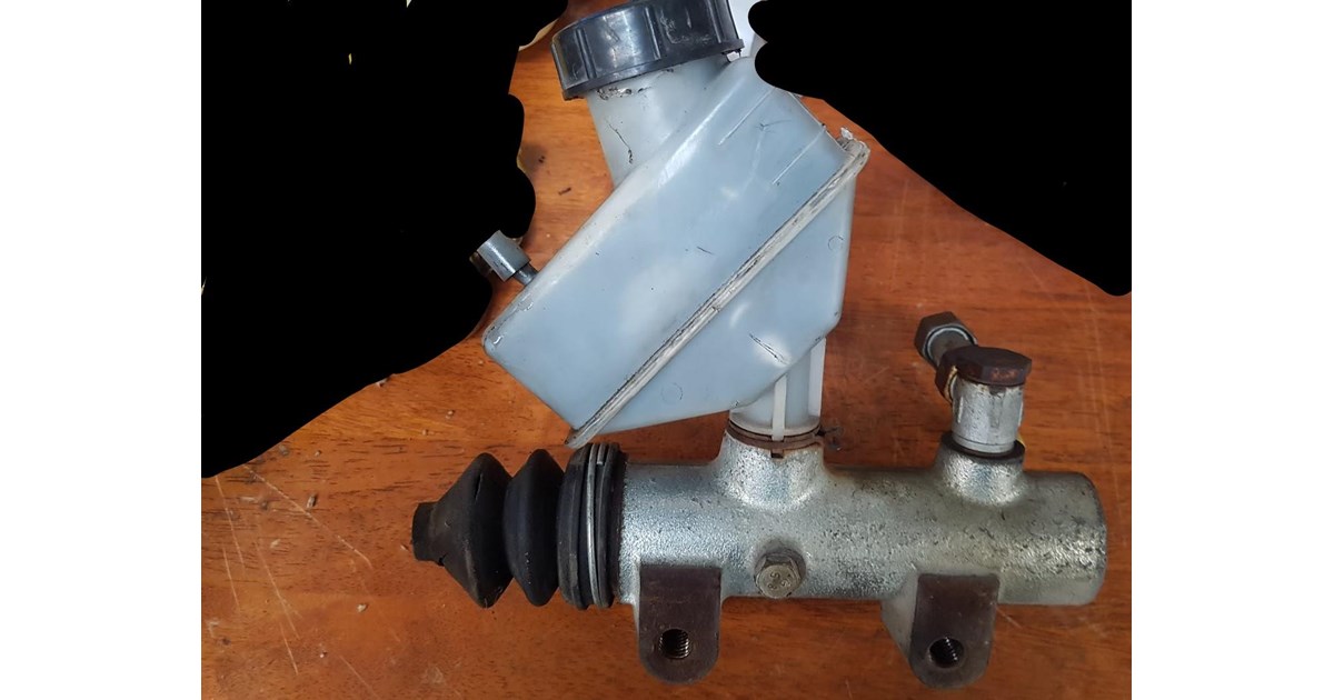 IVECO CLUTCH MASTER CYLINDER 386090 IVECO 386090 for sale