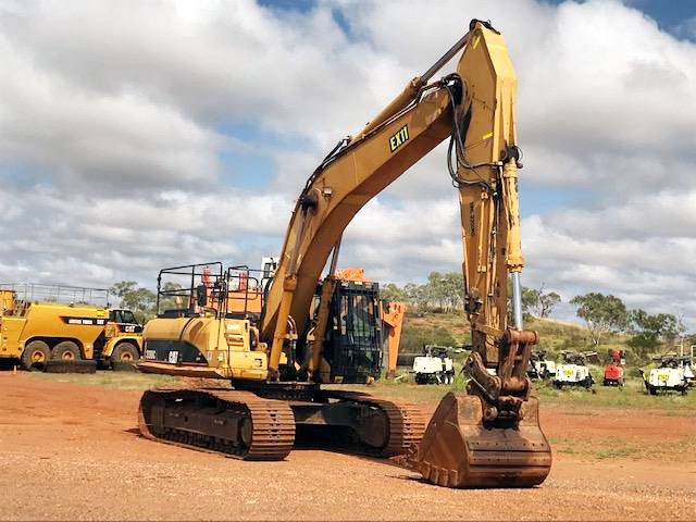 2004 CATERPILLAR 330CL for sale (refcode TA1043642)