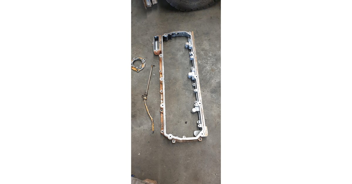 CAT C13/11 CAT ROCKER COVER HOUSING 238-6740 CAT C13/11 238-6740 for ...
