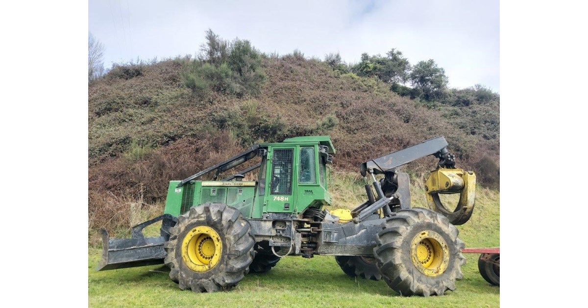 2013 JOHN DEERE 748H for sale