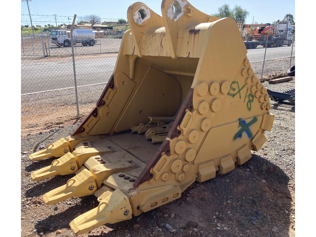 2021 CATERPILLAR 390DL ME EXTREME SERVICE GENUINE CAT BUCKET for sale