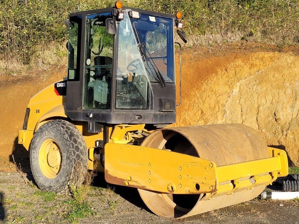 2005 CATERPILLAR CS433E for sale (refcode TA1140797)