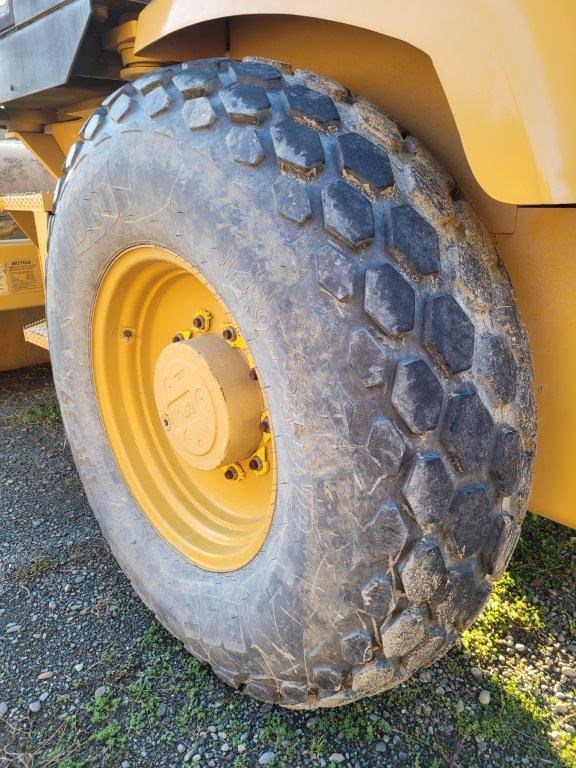 2005 CATERPILLAR CS433E for sale (refcode TA1140797)