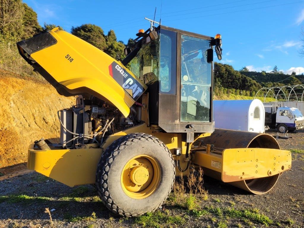 2005 CATERPILLAR CS433E for sale (refcode TA1140797)