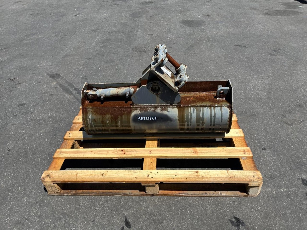 OZ BUCKETS HYDRAULIC TILTING BATTER BUCKET for sale