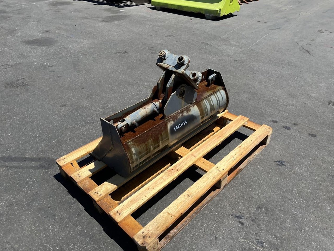 OZ BUCKETS HYDRAULIC TILTING BATTER BUCKET for sale