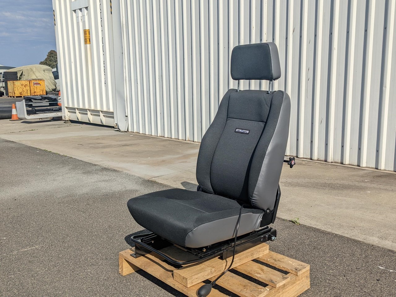 Stratos car outlet seats