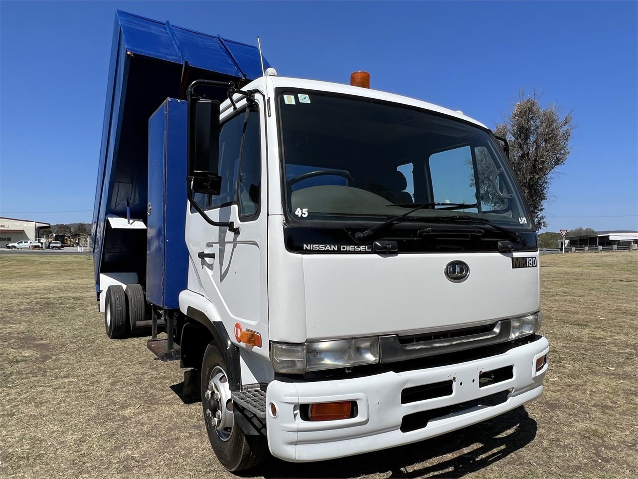 1999 NISSAN MK180 for sale