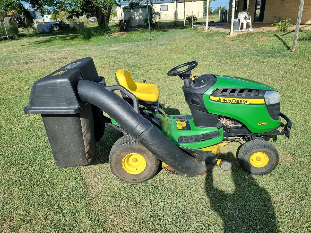 2012 JOHN DEERE D110 for sale