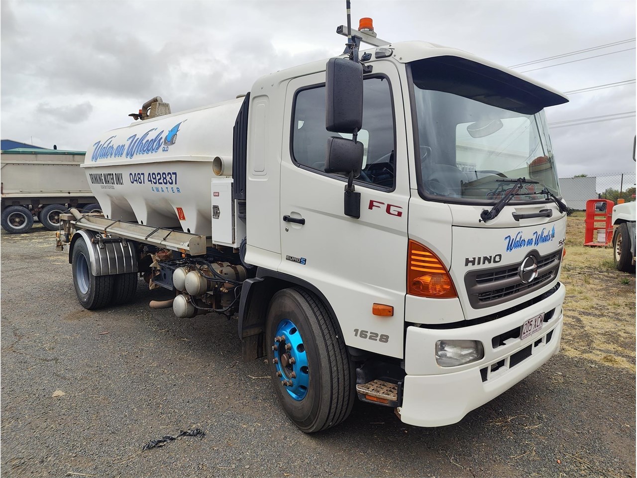 2013 HINO FG1J for sale