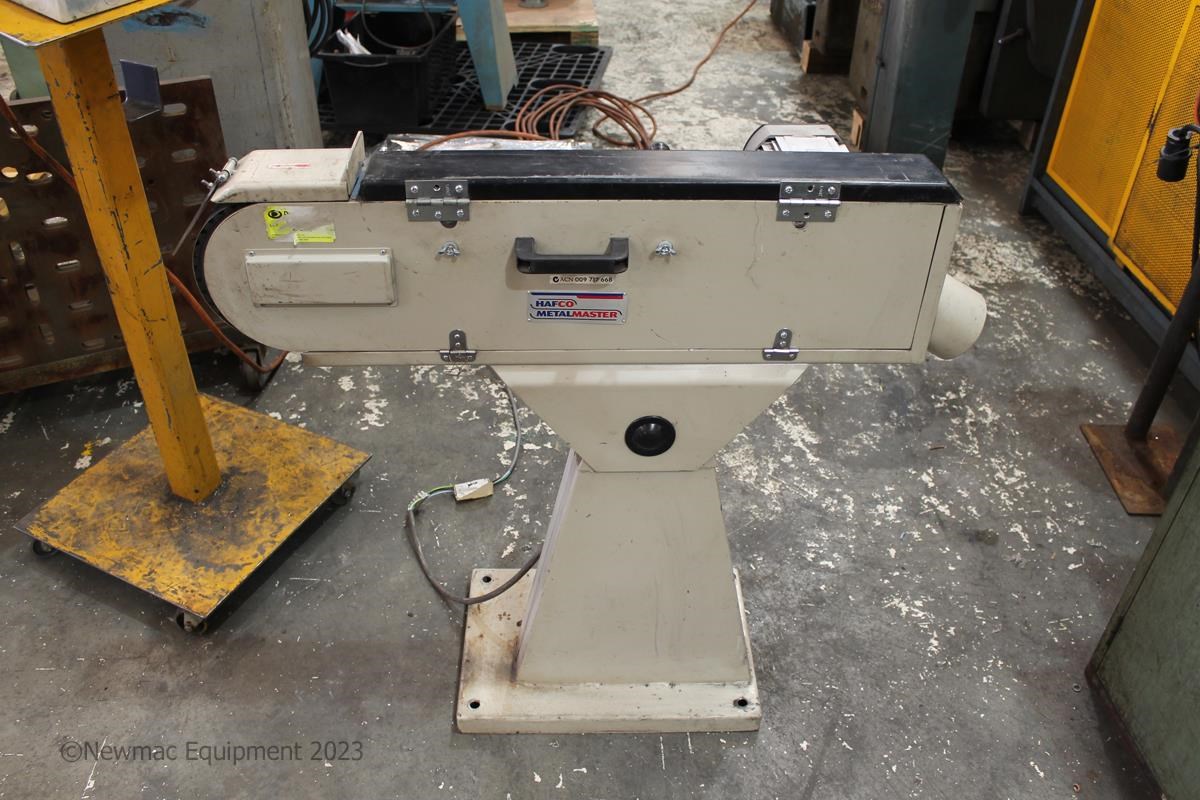 Belt linisher outlet sander